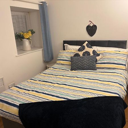Seaton, Devon, Two Bed Apartment, Just Off The Sea Front. Bagian luar foto