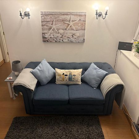 Seaton, Devon, Two Bed Apartment, Just Off The Sea Front. Bagian luar foto