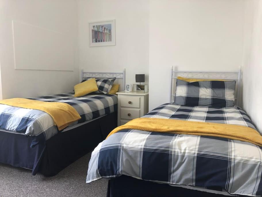 Seaton, Devon, Two Bed Apartment, Just Off The Sea Front. Bagian luar foto