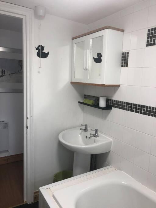 Seaton, Devon, Two Bed Apartment, Just Off The Sea Front. Bagian luar foto