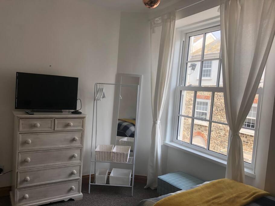 Seaton, Devon, Two Bed Apartment, Just Off The Sea Front. Bagian luar foto