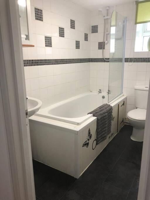 Seaton, Devon, Two Bed Apartment, Just Off The Sea Front. Bagian luar foto