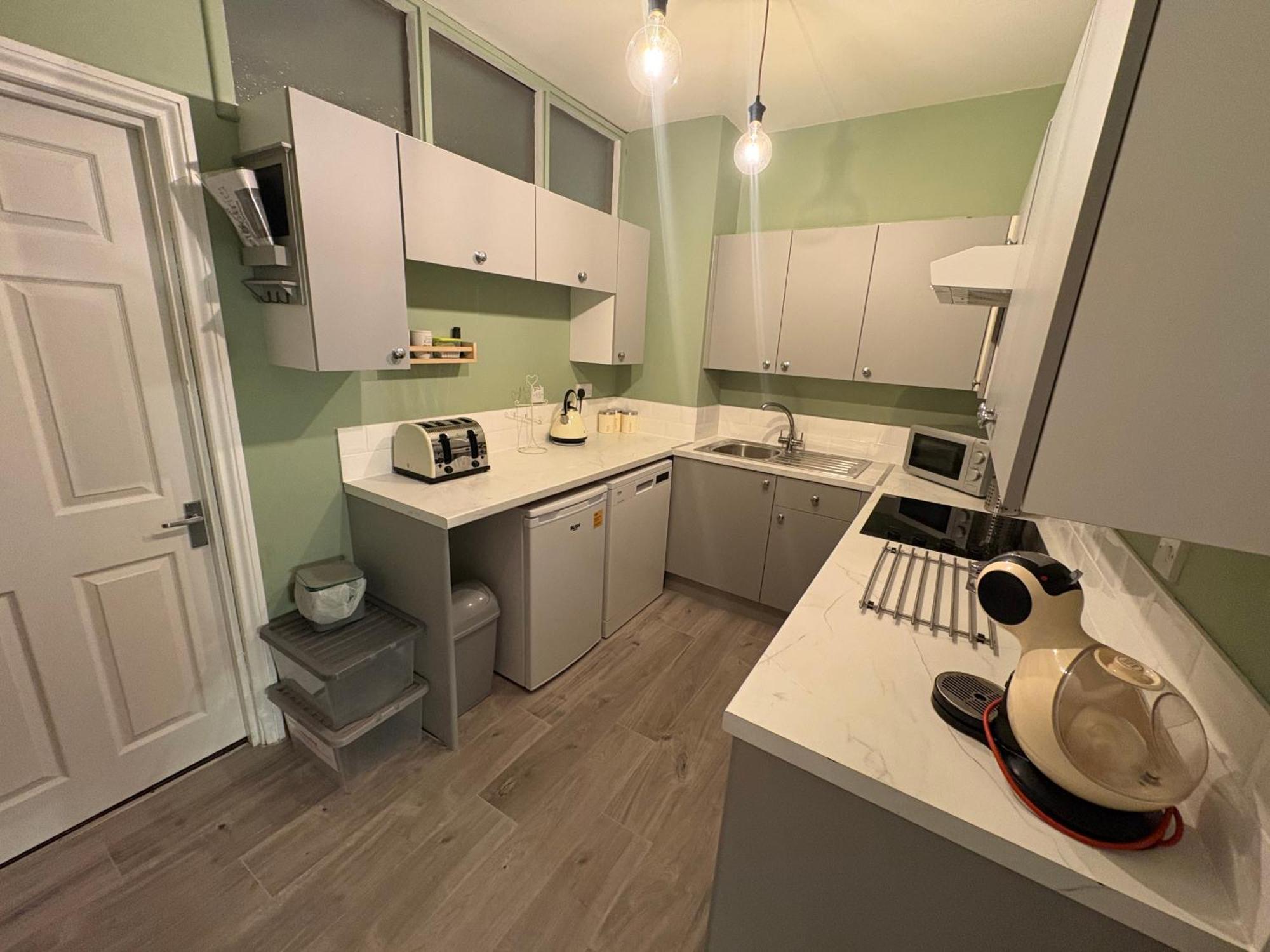 Seaton, Devon, Two Bed Apartment, Just Off The Sea Front. Bagian luar foto
