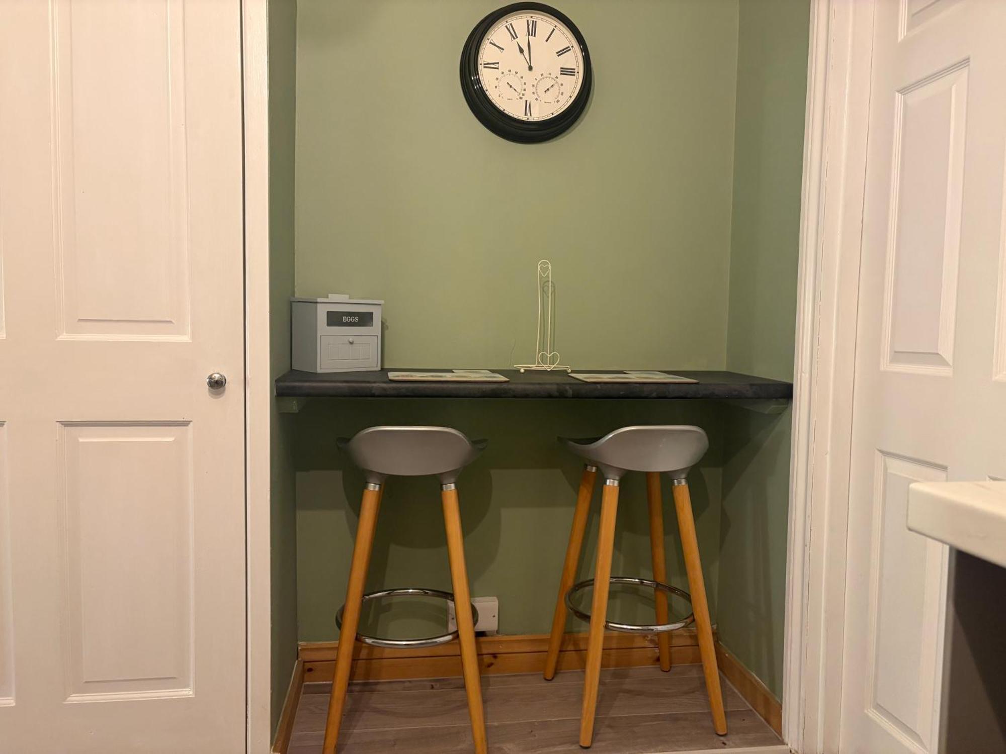Seaton, Devon, Two Bed Apartment, Just Off The Sea Front. Bagian luar foto